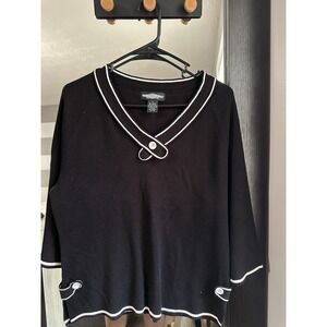 World Republic Clothing Co. Women's Black And White 3/4 Sleeve Sweater - Size L
